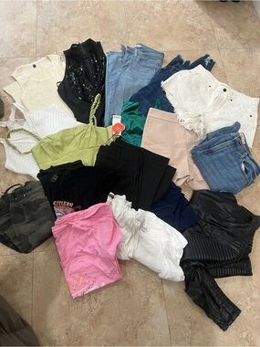 16 piece womens clothing Bundle Lot